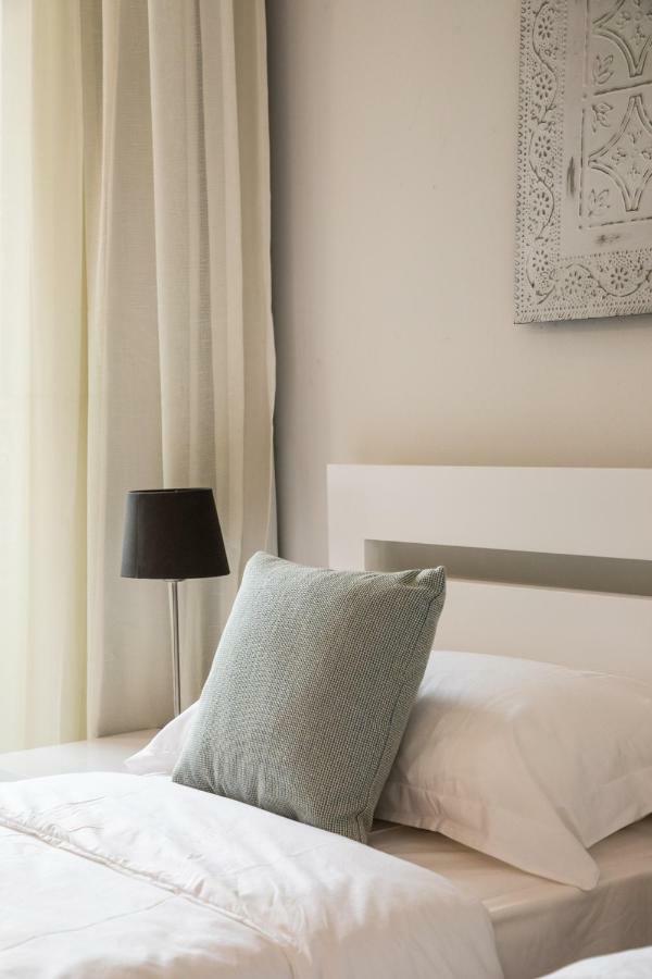 Caplage - Beachfront Ground Floor Apartment In Tamarin Bagian luar foto