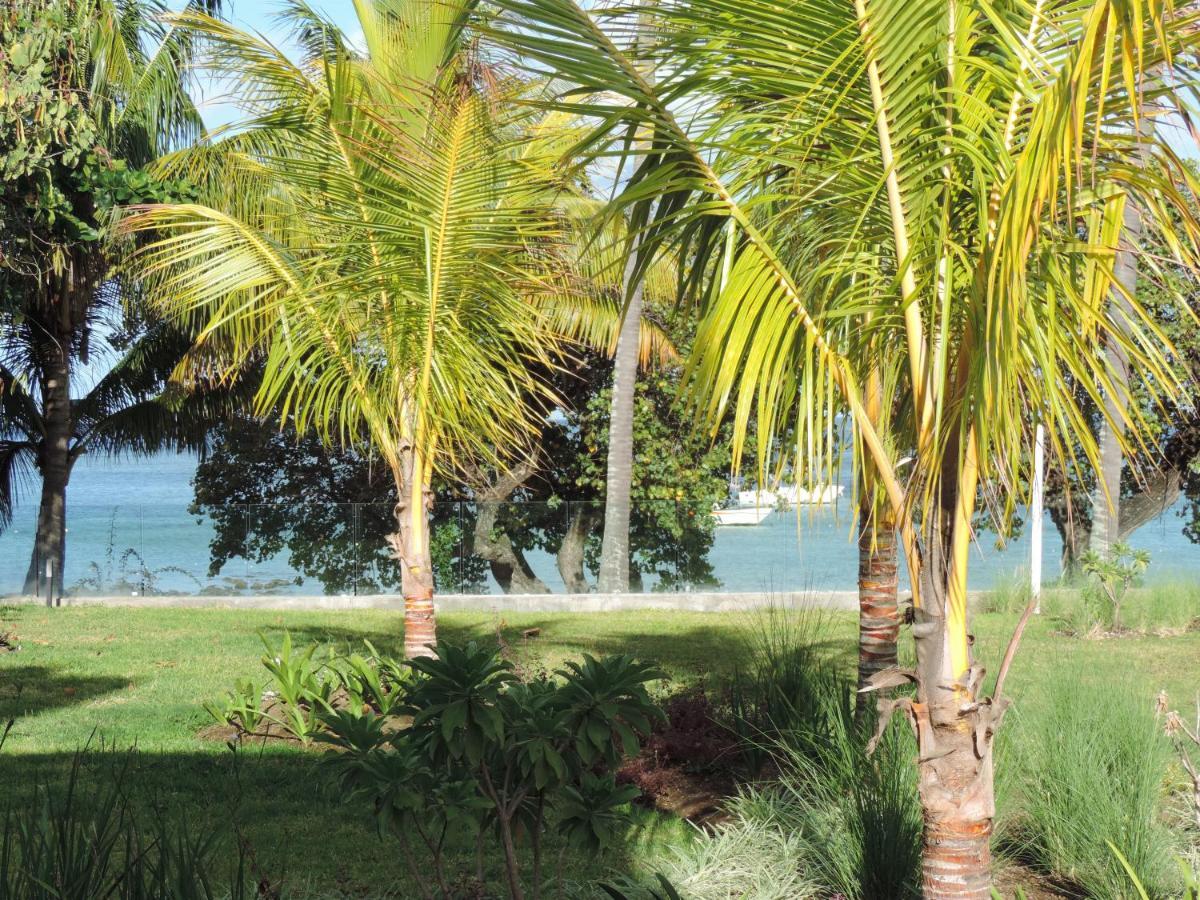 Caplage - Beachfront Ground Floor Apartment In Tamarin Bagian luar foto